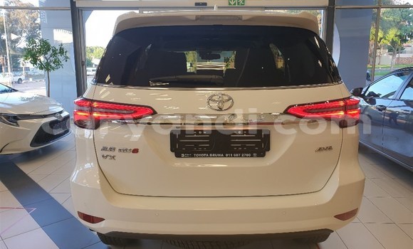 Acheter Occasion Voiture Toyota Fortuner Blanc à Chingola, Zambie Acheter Occasion Voiture Toyota Fortuner Blanc à Chingola, Zambie