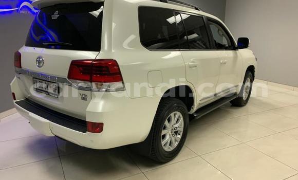 Acheter Occasion Voiture Toyota Land Cruiser Blanc à Kitwe, Zambie Acheter Occasion Voiture Toyota Land Cruiser Blanc à Kitwe, Zambie