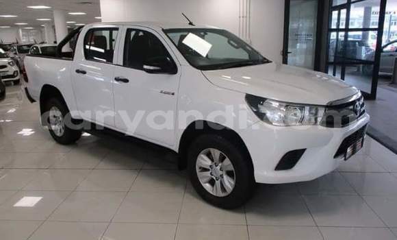 Acheter Occasion Voiture Toyota Hilux Blanc à Livingstone, Zambie