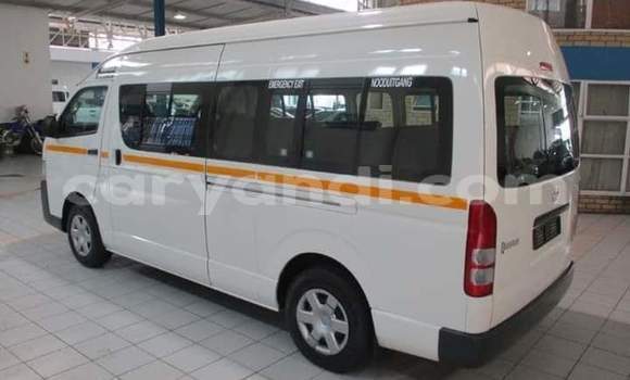 Tenga Tsaru Toyota Hiace Chena Mota in Lusaka in Zambia Tenga Tsaru Toyota Hiace Chena Mota in Lusaka in Zambia