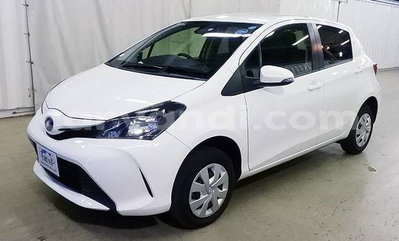 Acheter Import Voiture Toyota Vitz Blanc à Lusaka, Zambie Acheter Import Voiture Toyota Vitz Blanc à Lusaka, Zambie
