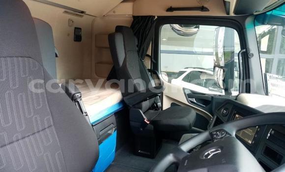 Nunua Ilio tumika Mercedes–Benz 2644 Nyeupe Lori ndani ya Chipata nchini Zambia Nunua Ilio tumika Mercedes–Benz 2644 Nyeupe Lori ndani ya Chipata nchini Zambia