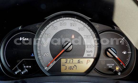 Acheter Import Voiture Toyota Vitz Blanc à Lusaka, Zambie Acheter Import Voiture Toyota Vitz Blanc à Lusaka, Zambie