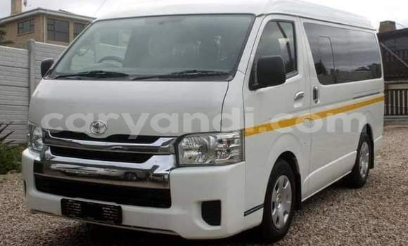Buy Used Toyota Hiace White Car in Livingstone in Zambia Buy Used Toyota Hiace White Car in Livingstone in Zambia