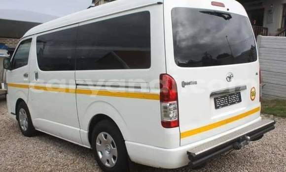 Buy Used Toyota Hiace White Car in Livingstone in Zambia Buy Used Toyota Hiace White Car in Livingstone in Zambia