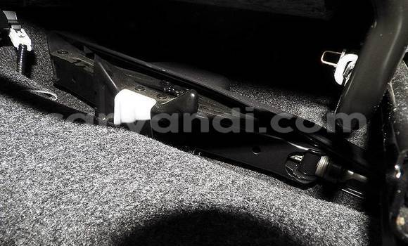 Acheter Import Voiture Toyota Vitz Blanc à Lusaka, Zambie Acheter Import Voiture Toyota Vitz Blanc à Lusaka, Zambie