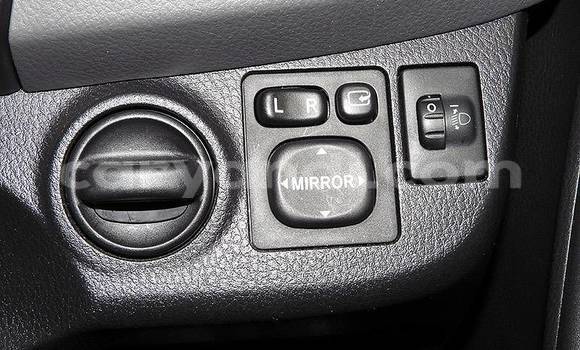 Acheter Import Voiture Toyota Vitz Blanc à Lusaka, Zambie Acheter Import Voiture Toyota Vitz Blanc à Lusaka, Zambie