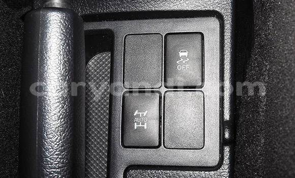 Acheter Import Voiture Toyota Vitz Blanc à Lusaka, Zambie Acheter Import Voiture Toyota Vitz Blanc à Lusaka, Zambie