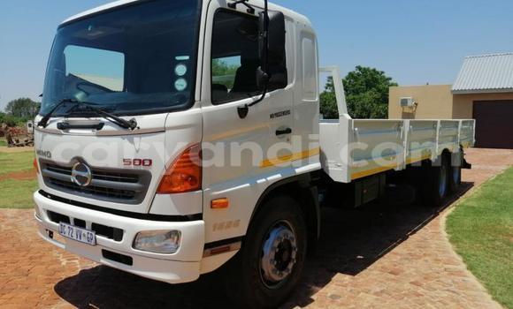 Acheter Occasion Utilitaire Hino 300 Series Blanc à Lusaka, Zambie Acheter Occasion Utilitaire Hino 300 Series Blanc à Lusaka, Zambie