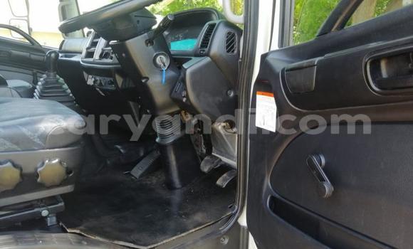 Acheter Occasion Utilitaire Hino 300 Series Blanc à Lusaka, Zambie Acheter Occasion Utilitaire Hino 300 Series Blanc à Lusaka, Zambie