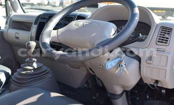 Acheter Occasion Voiture Toyota Dyna Blanc à Lusaka, Zambie Acheter Occasion Voiture Toyota Dyna Blanc à Lusaka, Zambie