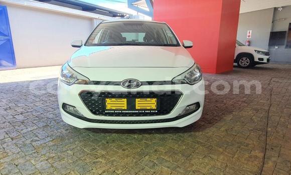 Buy Used Hyundai i20 White Car in Lusaka in Zambia