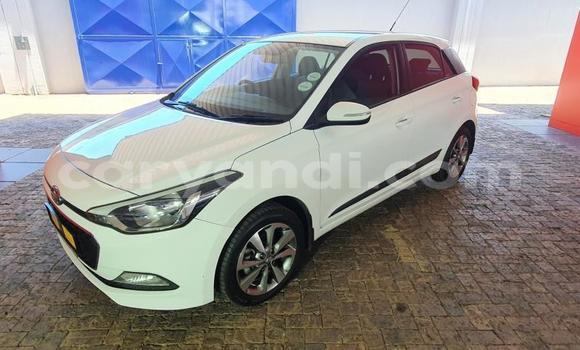 Acheter Occasion Voiture Hyundai i20 Blanc à Lusaka, Zambie Acheter Occasion Voiture Hyundai i20 Blanc à Lusaka, Zambie