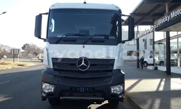 Acheter Occasion Voiture Mercedes‒Benz 300–Series Blanc à Kalengwa, Nord-Ouest Acheter Occasion Voiture Mercedes‒Benz 300–Series Blanc à Kalengwa, Nord-Ouest