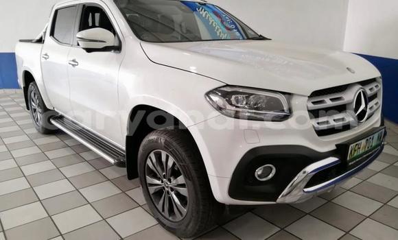 Nunua Ilio tumika Mercedes‒Benz X-klasse Concept Nyeupe Gari ndani ya Livingstone nchini Zambia Nunua Ilio tumika Mercedes‒Benz X-klasse Concept Nyeupe Gari ndani ya Livingstone nchini Zambia