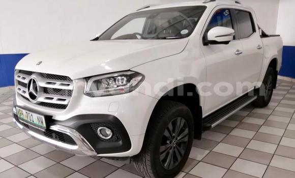 Nunua Ilio tumika Mercedes‒Benz X-klasse Concept Nyeupe Gari ndani ya Livingstone nchini Zambia Nunua Ilio tumika Mercedes‒Benz X-klasse Concept Nyeupe Gari ndani ya Livingstone nchini Zambia