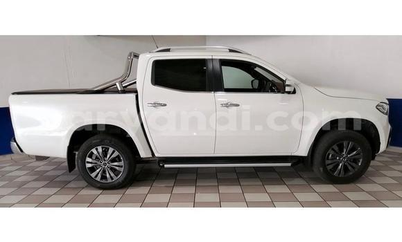 Nunua Ilio tumika Mercedes‒Benz X-klasse Concept Nyeupe Gari ndani ya Livingstone nchini Zambia Nunua Ilio tumika Mercedes‒Benz X-klasse Concept Nyeupe Gari ndani ya Livingstone nchini Zambia