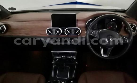 Nunua Ilio tumika Mercedes‒Benz X-klasse Concept Nyeupe Gari ndani ya Livingstone nchini Zambia Nunua Ilio tumika Mercedes‒Benz X-klasse Concept Nyeupe Gari ndani ya Livingstone nchini Zambia