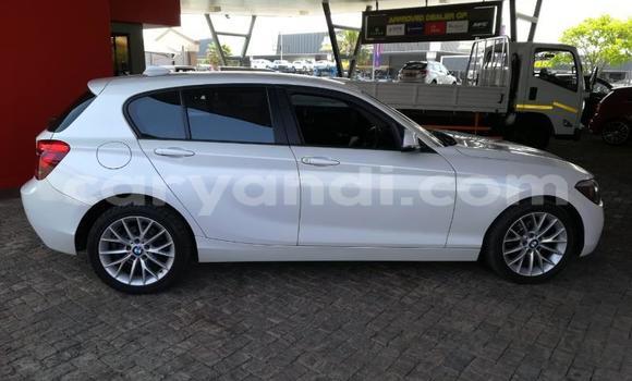 Acheter Occasion Voiture BMW 1–Series Blanc à Lusaka, Zambie Acheter Occasion Voiture BMW 1–Series Blanc à Lusaka, Zambie