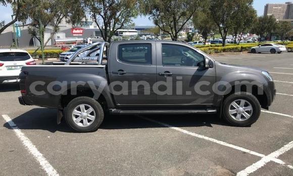 Acheter Occasion Voiture Isuzu KB Noir à Ndola, Zambie Acheter Occasion Voiture Isuzu KB Noir à Ndola, Zambie