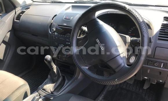 Acheter Occasion Voiture Isuzu KB Noir à Ndola, Zambie Acheter Occasion Voiture Isuzu KB Noir à Ndola, Zambie