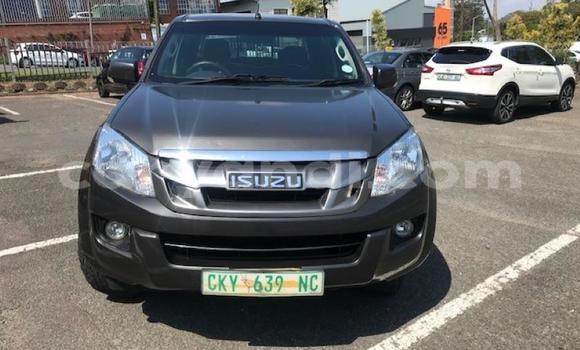 Acheter Occasion Voiture Isuzu KB Noir à Ndola, Zambie Acheter Occasion Voiture Isuzu KB Noir à Ndola, Zambie