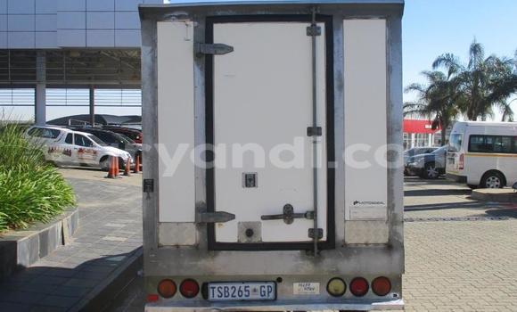 Acheter Occasion Voiture Nissan Hardbody Blanc à Siavonga, Du sud Acheter Occasion Voiture Nissan Hardbody Blanc à Siavonga, Du sud