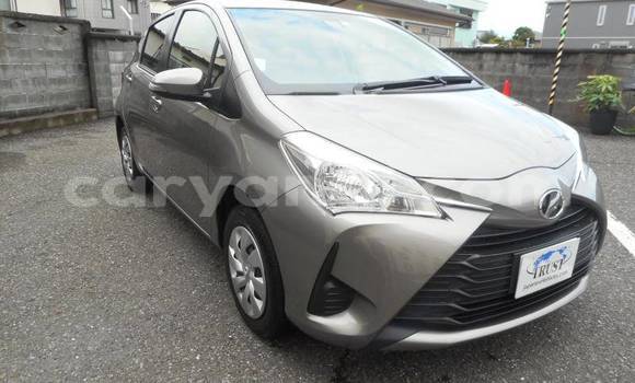 Acheter Import Voiture Toyota Vitz Marron à Lusaka, Zambie Acheter Import Voiture Toyota Vitz Marron à Lusaka, Zambie