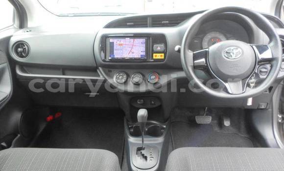 Acheter Import Voiture Toyota Vitz Marron à Lusaka, Zambie Acheter Import Voiture Toyota Vitz Marron à Lusaka, Zambie
