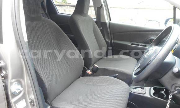 Acheter Import Voiture Toyota Vitz Marron à Lusaka, Zambie Acheter Import Voiture Toyota Vitz Marron à Lusaka, Zambie