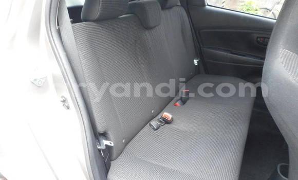 Acheter Import Voiture Toyota Vitz Marron à Lusaka, Zambie Acheter Import Voiture Toyota Vitz Marron à Lusaka, Zambie