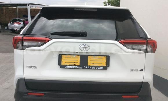 Acheter Occasion Voiture Toyota RAV4 Blanc à Kabwe, Zambie Acheter Occasion Voiture Toyota RAV4 Blanc à Kabwe, Zambie