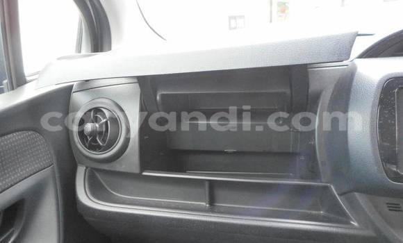 Acheter Import Voiture Toyota Vitz Marron à Lusaka, Zambie Acheter Import Voiture Toyota Vitz Marron à Lusaka, Zambie