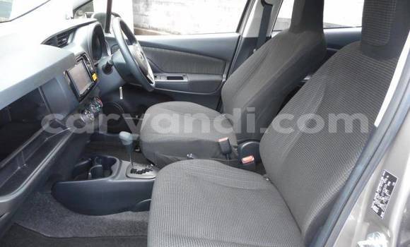 Acheter Import Voiture Toyota Vitz Marron à Lusaka, Zambie Acheter Import Voiture Toyota Vitz Marron à Lusaka, Zambie