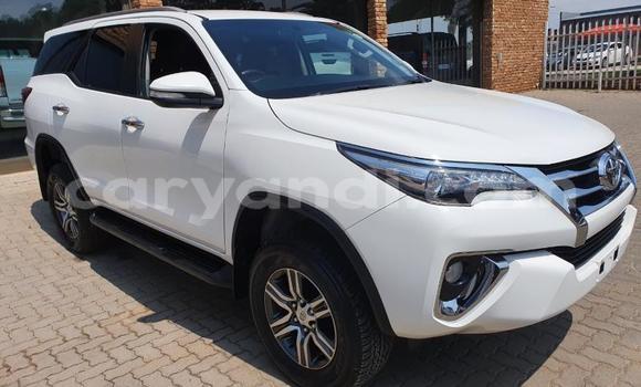 Acheter Occasion Voiture Toyota Fortuner Blanc à Kitwe, Zambie Acheter Occasion Voiture Toyota Fortuner Blanc à Kitwe, Zambie