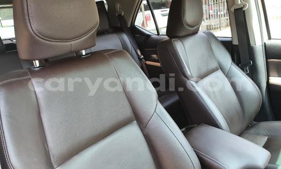 Acheter Occasion Voiture Toyota Fortuner Blanc à Kitwe, Zambie Acheter Occasion Voiture Toyota Fortuner Blanc à Kitwe, Zambie