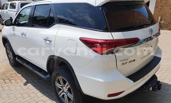 Acheter Occasion Voiture Toyota Fortuner Blanc à Kitwe, Zambie Acheter Occasion Voiture Toyota Fortuner Blanc à Kitwe, Zambie