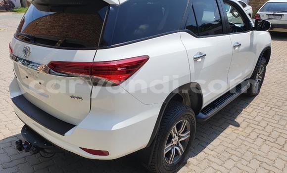 Acheter Occasion Voiture Toyota Fortuner Blanc à Kitwe, Zambie Acheter Occasion Voiture Toyota Fortuner Blanc à Kitwe, Zambie