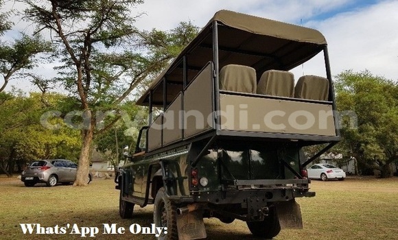 Buy Used Land Rover Defender Green Car in Lusaka in Zambia