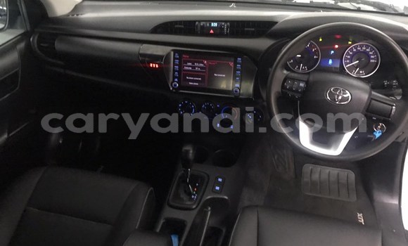 Nunua Ilio tumika Toyota Hilux Nyeupe Gari ndani ya Lusaka nchini Zambia Nunua Ilio tumika Toyota Hilux Nyeupe Gari ndani ya Lusaka nchini Zambia