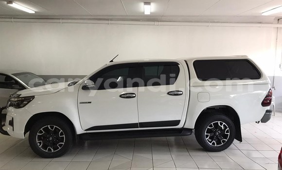 Nunua Ilio tumika Toyota Hilux Nyeupe Gari ndani ya Lusaka nchini Zambia Nunua Ilio tumika Toyota Hilux Nyeupe Gari ndani ya Lusaka nchini Zambia