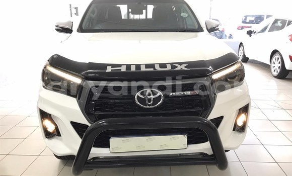 Nunua Ilio tumika Toyota Hilux Nyeupe Gari ndani ya Lusaka nchini Zambia Nunua Ilio tumika Toyota Hilux Nyeupe Gari ndani ya Lusaka nchini Zambia