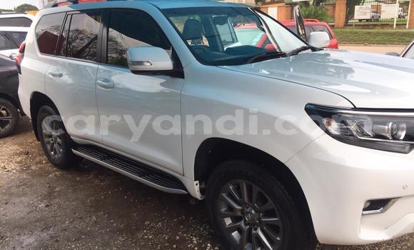 Acheter Occasion Voiture Toyota Prado Blanc à Lusaka, Zambie Acheter Occasion Voiture Toyota Prado Blanc à Lusaka, Zambie