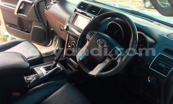 Acheter Occasion Voiture Toyota Prado Blanc à Lusaka, Zambie Acheter Occasion Voiture Toyota Prado Blanc à Lusaka, Zambie