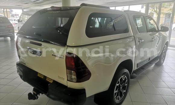 Buy Used Toyota Hilux White Car in Chingola in Zambia Buy Used Toyota Hilux White Car in Chingola in Zambia