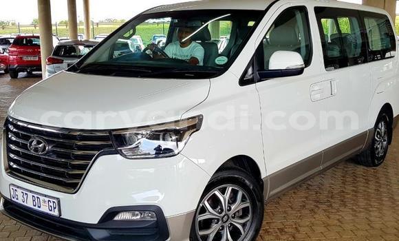 Acheter Occasion Voiture Hyundai Starex (H-1) Blanc à Chilanga, Lusaka