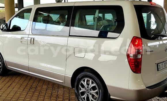 Buy Used Hyundai Starex (H-1) White Car in Chilanga in Lusaka Buy Used Hyundai Starex (H-1) White Car in Chilanga in Lusaka