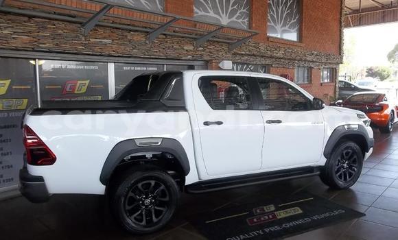 Buy Used Toyota Hilux White Car in Chingola in Zambia Buy Used Toyota Hilux White Car in Chingola in Zambia
