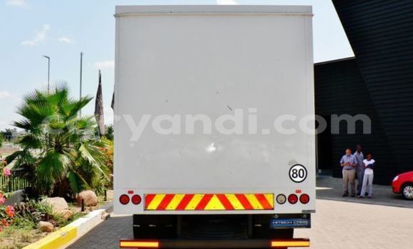 Acheter Occasion Utilitaire Hino 300 Series Blanc à Chingola, Zambie Acheter Occasion Utilitaire Hino 300 Series Blanc à Chingola, Zambie