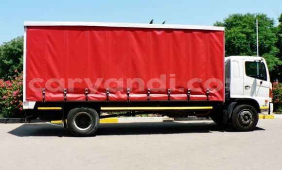 Acheter Occasion Utilitaire Hino 300 Series Blanc à Chingola, Zambie Acheter Occasion Utilitaire Hino 300 Series Blanc à Chingola, Zambie